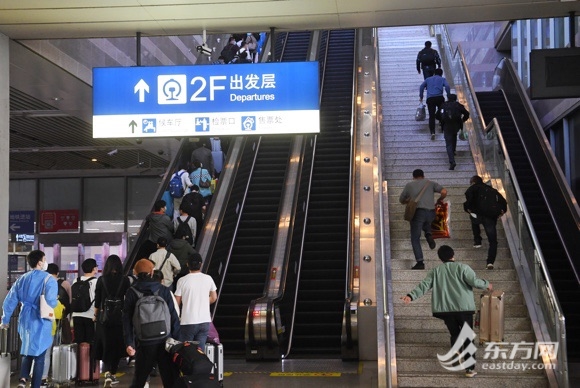 上海で区的を跨いだ交通が回復　初日の地下鉄利用者数は１.８万人